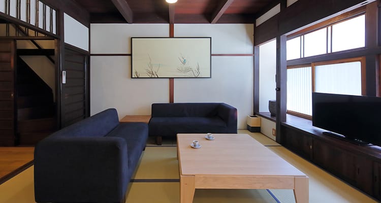 Living Room/ Washitsu